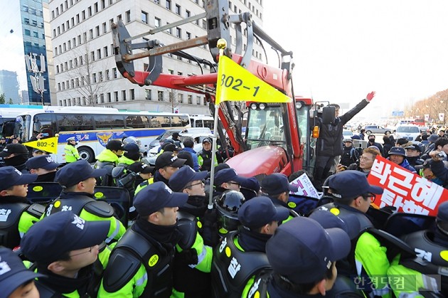 [포토] 국회의사당 앞까지 상경한 전봉준투쟁단