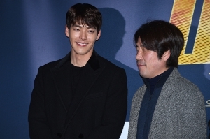  김우빈-오달수, '원근법 무시하는 비주얼'