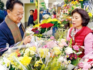 정부도 내년 성장률 낮춘다