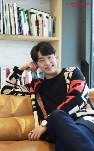 민진웅, 이준익 감독과 재회...&#39;박열&#39;