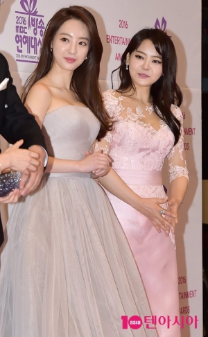 [TEN PHOTO]양정원-서유리 &#39;마리텔 여신들의 아찔한 몸매대결&#39;(MBC 연예대상)
