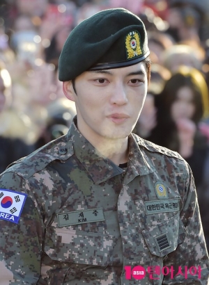 [TEN PHOTO]JYJ 김재중 &#39;늠늠해진 외모&#39;