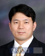 '올해의 KAIST인'에 선정된 박희성 교수.