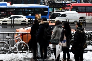  출근길 택시잡기도 힘드네~