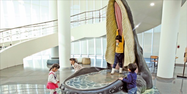 국립해양생물관의 혹등고래 포토존  