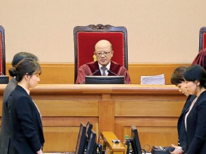 박근혜 대통령 불출석…9분 만에 끝난 탄핵 1차 변론