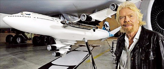 올해 점보제트기(보잉 747-400)를 이용한 인공위성 발사에 도전하는 버진그룹의 창업자이자 회장인 리처드 브랜슨. 버진갤럭틱 제공