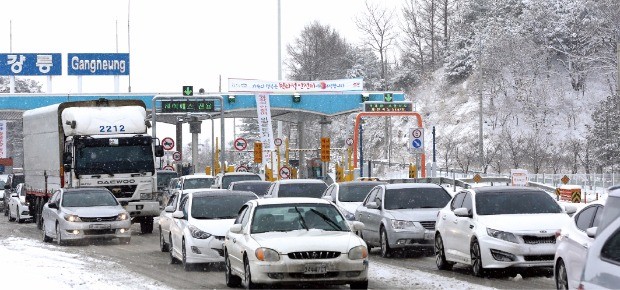 [즐거운 설] '설설(雪雪) 기는 설날'…귀성 27일 오전, 귀경 28일 오후는 피하세요!