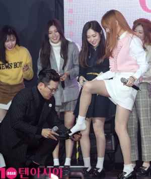 [TEN 현장] 소나무 나현, 쇼케이스서 &#39;뜻밖의 신데렐라&#39; 등극?
