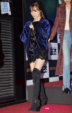 [TEN PHOTO]소녀시대 티파니 &#39;시선 싹쓸이한 란제리 룩&#39;