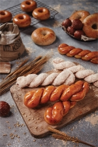 던킨도너츠가 3월 이달의 도넛으로 통밀 트위스트킹을 포함해 5종을 출시했다. (자료 = 던킨도너츠)