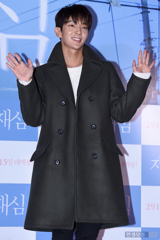 [HEI포토] 이준기, '부드러운 손인사~'