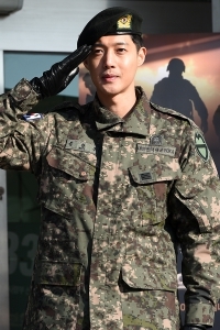 [HEI포토] 김현중, '전역을 신고합니다'