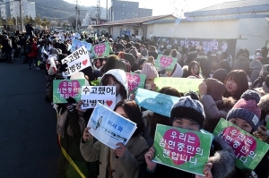 [HEI포토] 김현중 전역, '식지않은 인기'