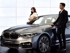  BMW 뉴 5시리즈 2대는 어떻게 39층 펜트하우스 올라갔나