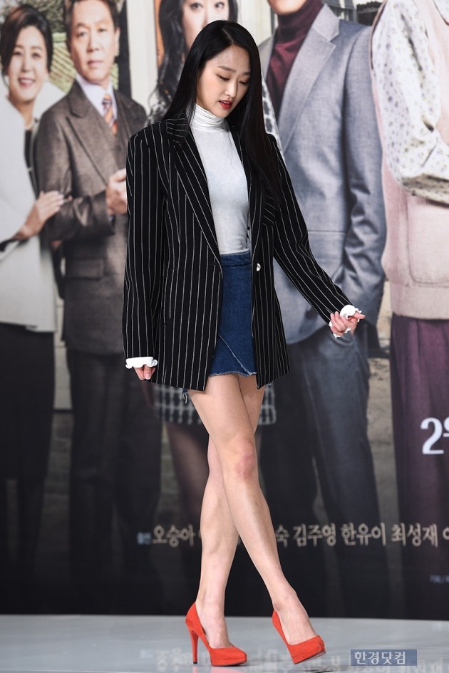 [HEI포토] 한유이, '재킷 아래 드러난 각선미'