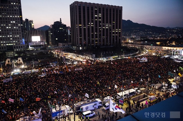 [포토] 광화문 광장 수놓은 80만 촛불