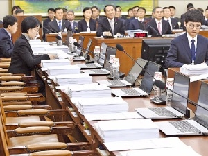 야당 "개혁 입법" vs 여당 "보이콧"…대선 전초전 된 국회