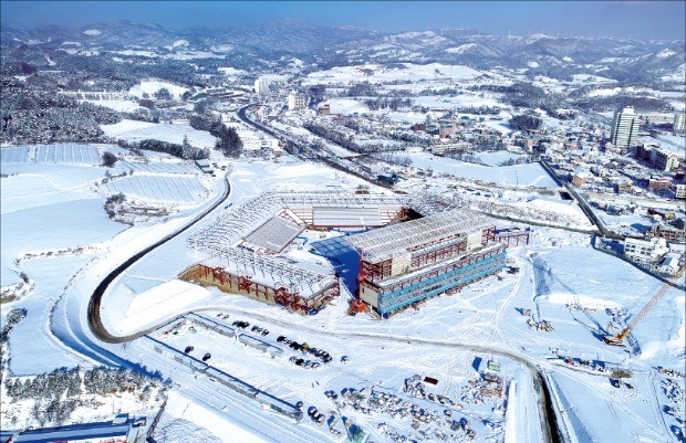 평창동계올림픽의 주 경기장인 올림픽플라자. 