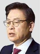 '대통령 하야론'서 한 발 뺀 한국당