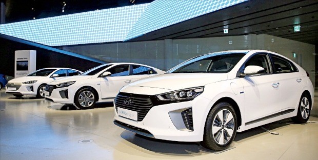 한 번에 900㎞ 달리는 아이오닉 PHEV…현대자동차, 친환경차 라인업