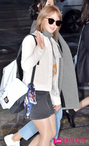 [TEN PHOTO]AOA 초아 &#39;이른아침 선그라스로 멋냈어요&#39;