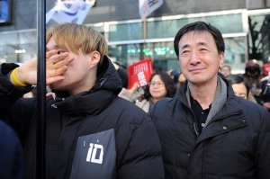  박근혜 대통령 탄핵 인용, '눈물흘리는 시민들'