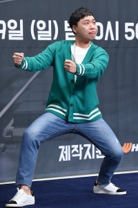  이상준, '운전하는 모습도 웃겨~'