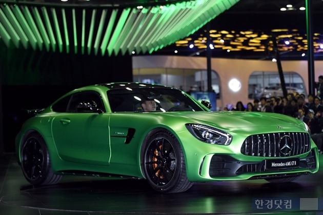  벤츠 AMG GT, '남자의 심장을 뛰게 만드는 디자인' (2017 서울모터쇼)