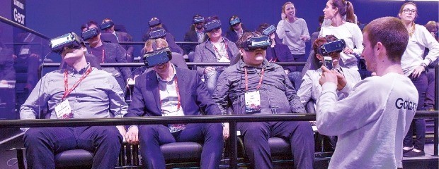 MWC 폐막하기 전…삼성 VR은 체험해야죠