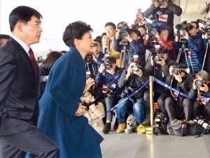 [검찰, 박근혜 전 대통령 소환] 검찰 앞에 선 '피의자 박근혜'…"사익 추구한 적 없다" 해명