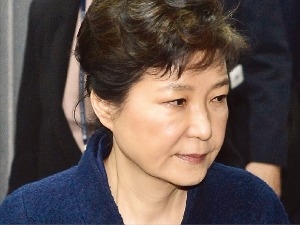 [박근혜 전 대통령 구속] 세 번째 전직 대통령 구속…비극으로 끝난 '정치역정 19년'