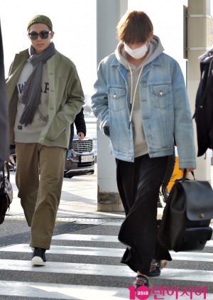 [TEN PHOTO]방탄소년단 랩몬스터-뷔 &#39;상반된 스타일의 공항패션&#39;
