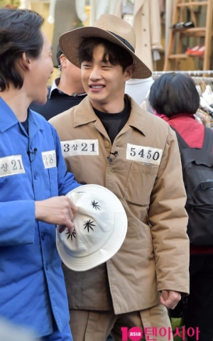 [단독][TEN PHOTO]김민석 &#39;죄수복과 모자는 깔맞춤&#39;(피고인 시청율 공약)