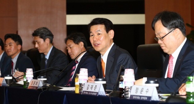 정은보 금융위 부위원장은 25일 여의도 한국거래소에서 코넥스기업, 지정자문인, 유관기관 관계자들이 참석한 가운데 코넥스시장 간담회를 개최했다.