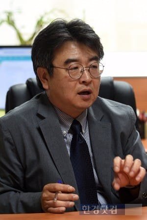 배영 교수는 "데이터는 판단의 근거로 삼아야 한다. 그 자체를 맹신하면 안 된다"고 지적했다. / 사진=최혁 기자 