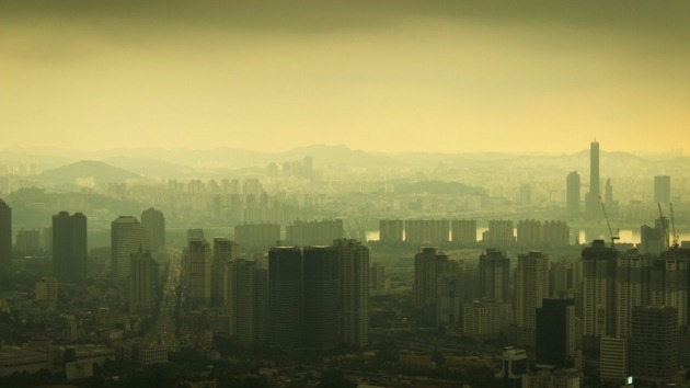 전국 곳곳 '소나기'…수도권 미세먼지 '나쁨'