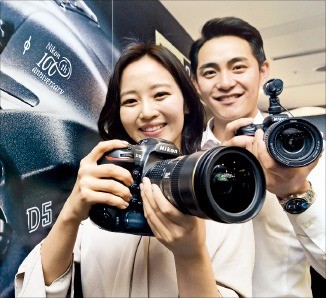 니콘 100주년 기념 DSLR