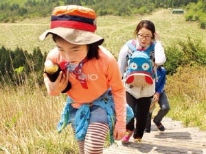  블랙야크와 느릿느릿…제주 '힐링 트레킹'