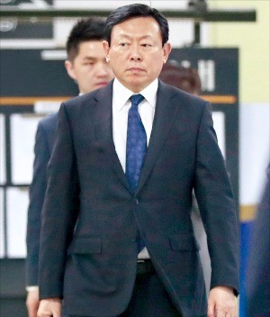 미국으로 달려간 신동빈, 허쉬와 '초콜릿 동맹' 강화