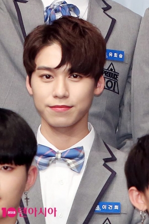 [TEN PHOTO] 프로듀스101 이건희 &#39;잘생김으로 무장&#39;