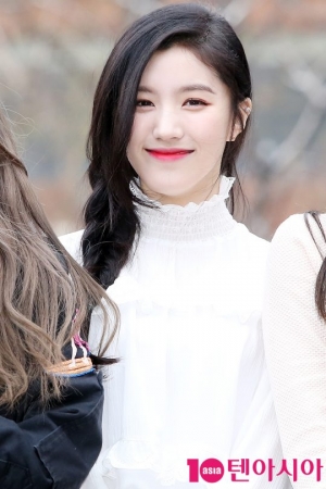 [TEN PHOTO] 프리스틴 시연 &#39;이것이 여신 미소&#39;