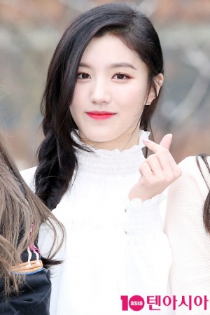 [TEN PHOTO] 프리스틴 시연 &#39;반할 수 밖에 없는 그녀&#39;
