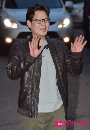 [TEN PHOTO]유재명 &#39;도봉순 아빠도 왔어요&#39;(도봉순 종방연)