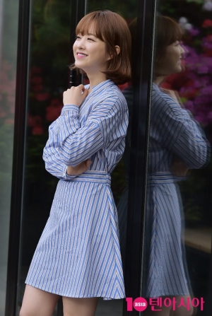 [TEN PHOTO]박보영 &#39; 청순가련 원피스로 미모 발산&#39;