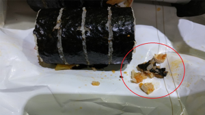 편의점 김밥, '어금니' 추정 이물질 발견…"치아 보형물 확인"