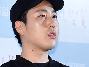 장범준, 군입대 뒤늦게 알려져…"홀로 훈련소行"