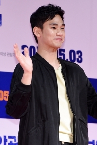  김수현, '참 바른 청년 이미지'