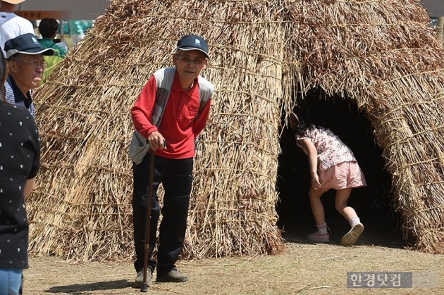 [포토] 남녀노소 구석기 삼매경 (연천구석기축제)