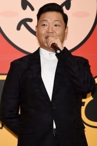 싸이 "문재인 대통령, 잃어버렸던 웃음을 찾아주세요"